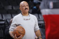 -火箭主帅临危不乱，指挥全队步步为赢