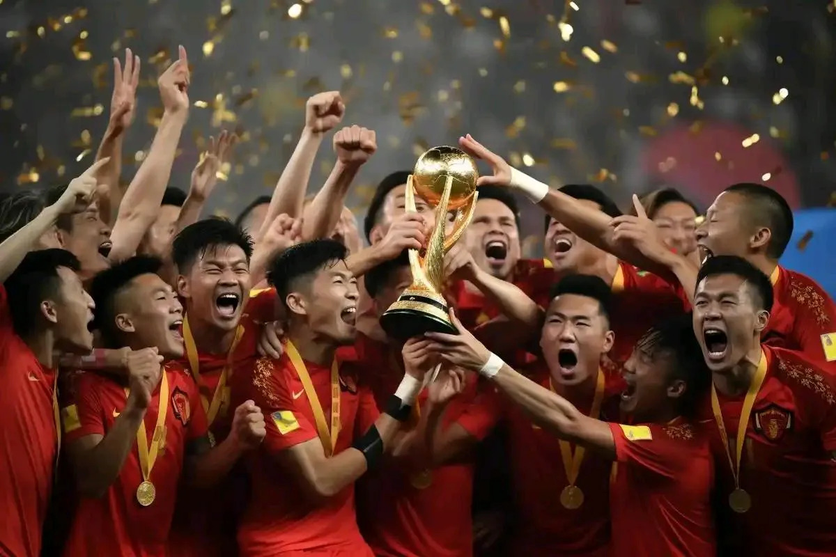 国内足球赛场上演激烈争夺，球员全力拼搏的简单介绍
