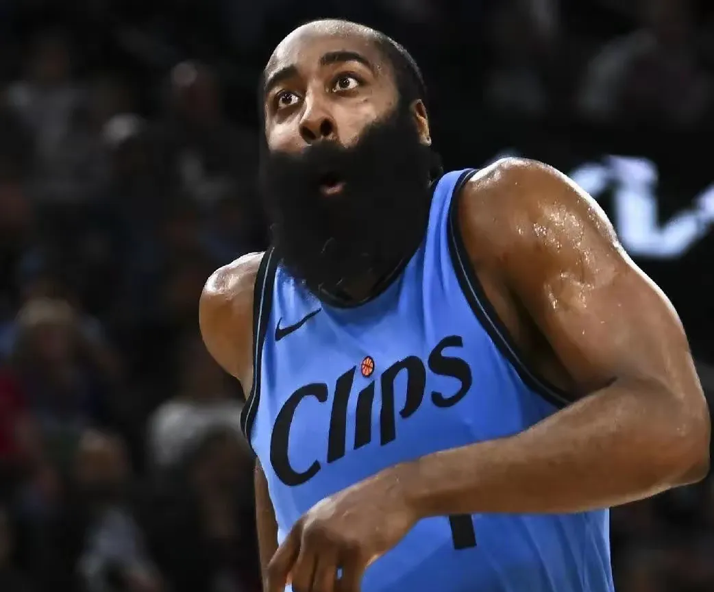 快船再胜一仗,保持不败势头 快船再胜一仗,保持不败势头