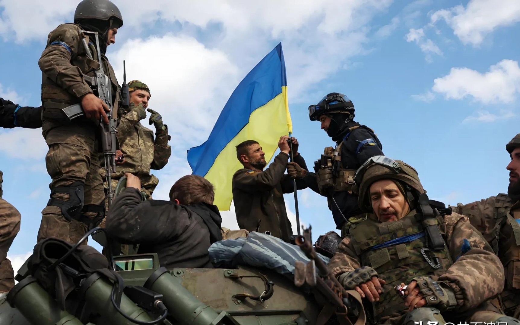 包含罗马尼亚战平乌克兰争夺胜利激烈对决的词条 包含罗马尼亚战平乌克兰争夺胜利激烈对决的词条