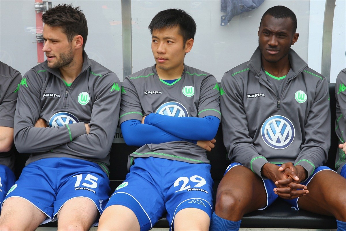 沃尔夫斯堡中场表现亮眼,助球队逆转战局的简单介绍 沃尔夫斯堡中场表现亮眼,助球队逆转战局的简单介绍