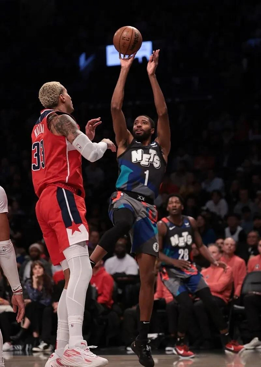 比尔砍下40分，奇才客场击败篮网