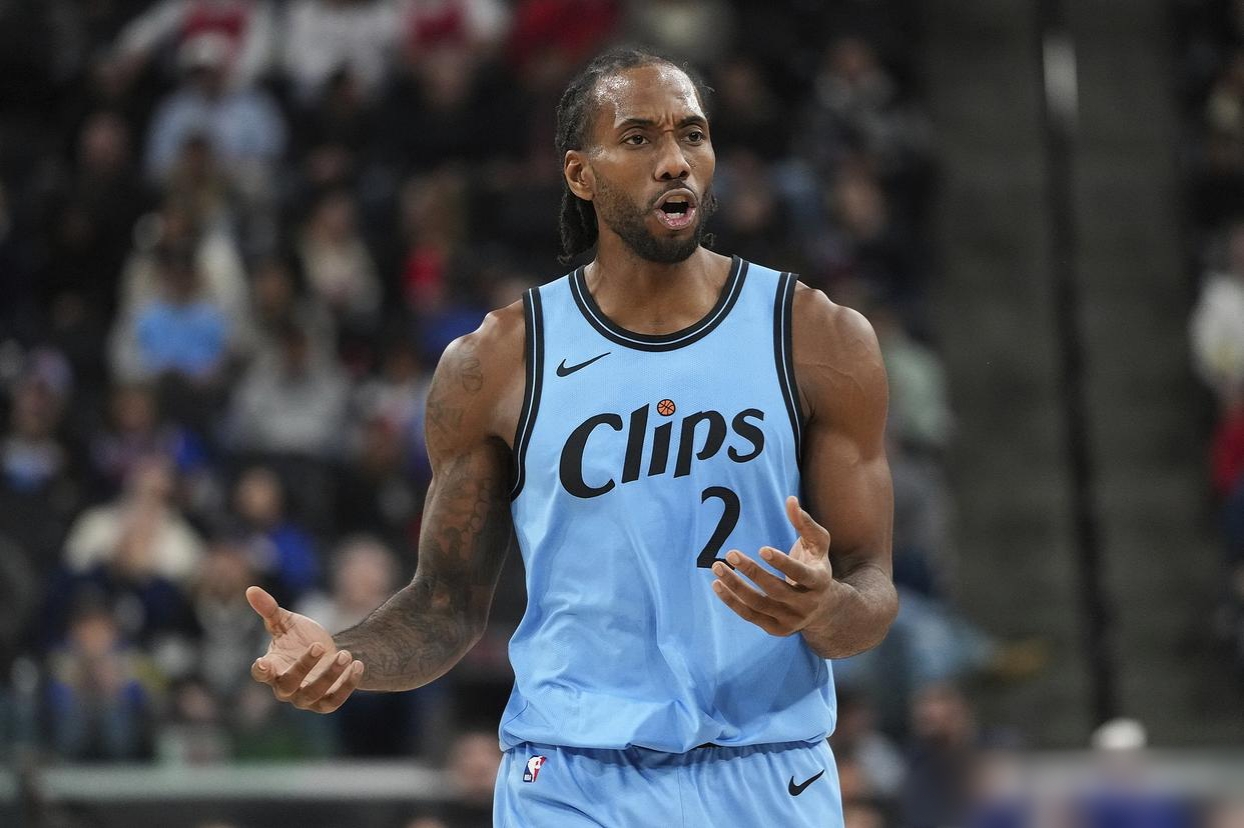 雄鹿客场险胜掘金,莱昂纳德表现出色 雄鹿客场险胜掘金,莱昂纳德表现出色