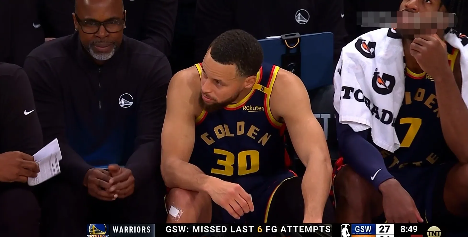 勇士遭遇连败,库里发威 勇士遭遇连败,库里发威