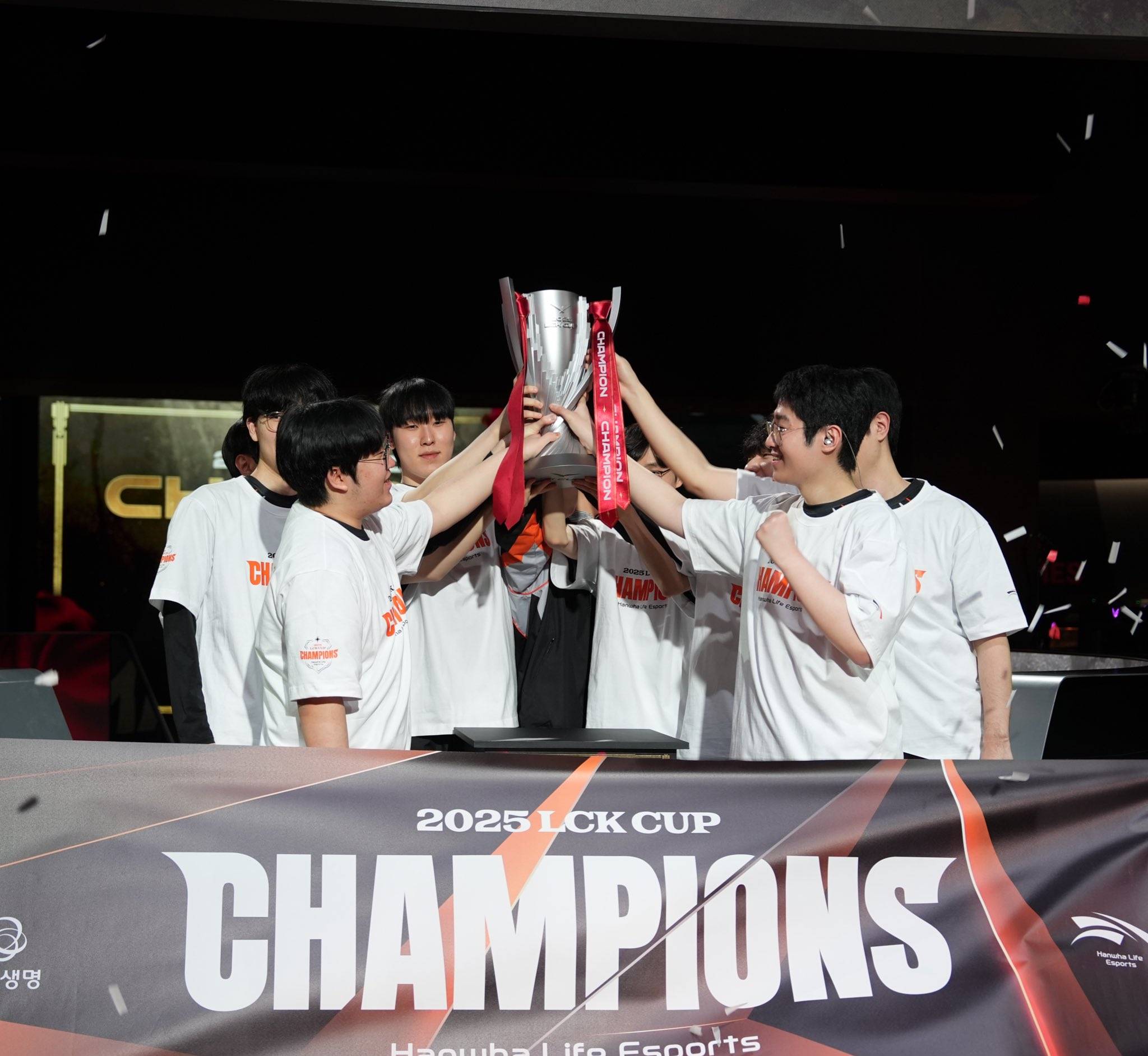 HLE完胜BLG，Uzi打破历史纪录的简单介绍