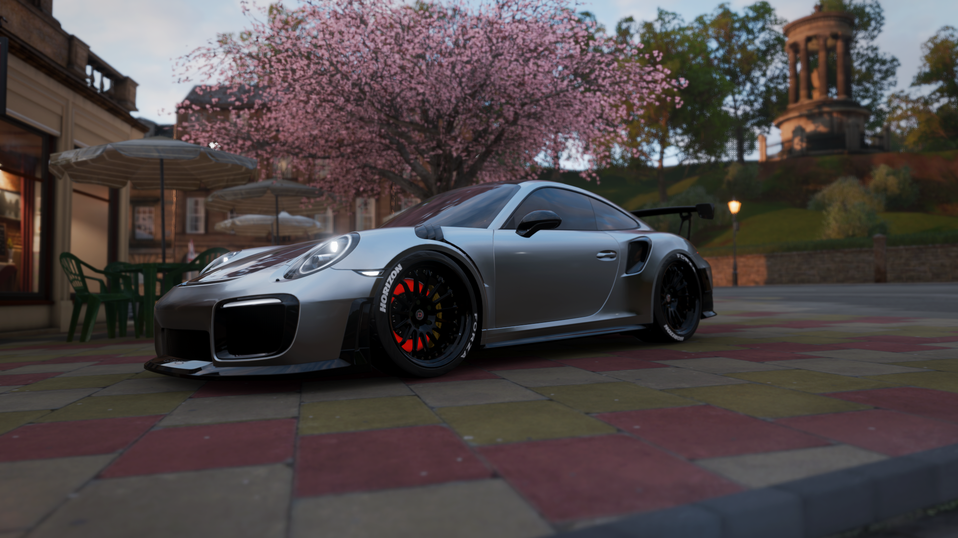 双线辉煌，波兰足球全面压制日本，劳塔罗跨界抢七接管比赛