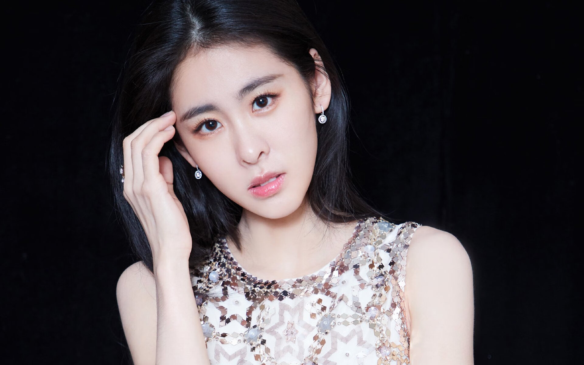 马刺单节拉开鹈鹕，东决关键战焦点战实录