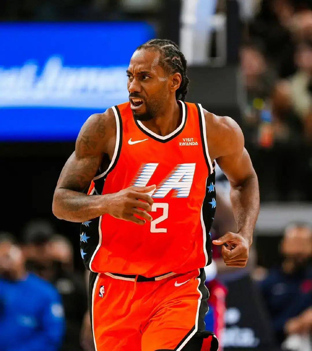 伦纳德关键回合不手软，黄蜂淘汰赛过关篮网