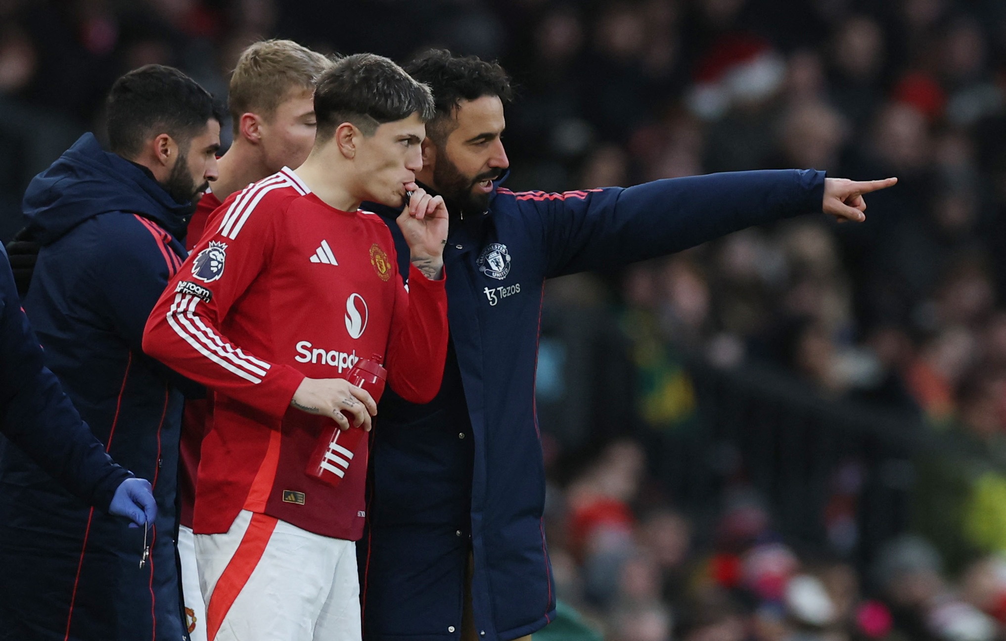 英超争冠焦点战，加纳连续得分压制伊朗